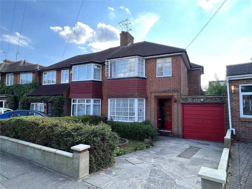 3 bed semidetached house for sale in Bullescroft Road, Edgware HA8
