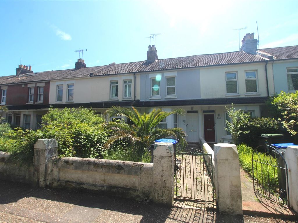 2 bed terraced house to rent in Tarring Road, Broadwater, Worthing BN11