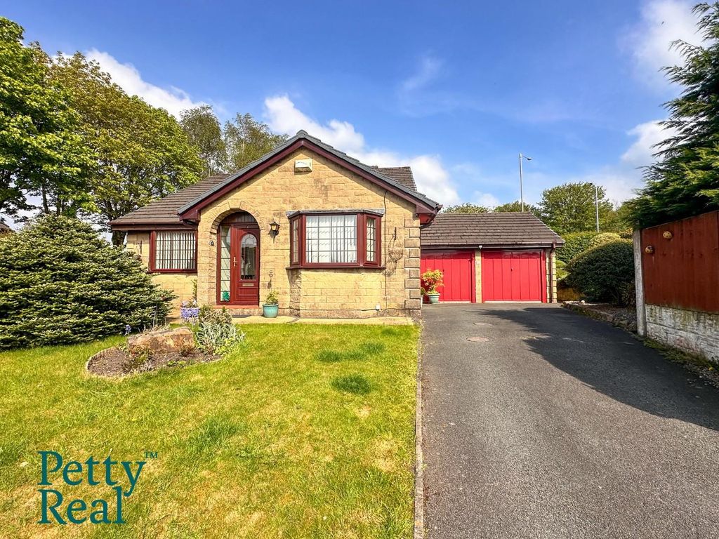3 bed detached bungalow for sale in Park View Close, Brierfield, Nelson