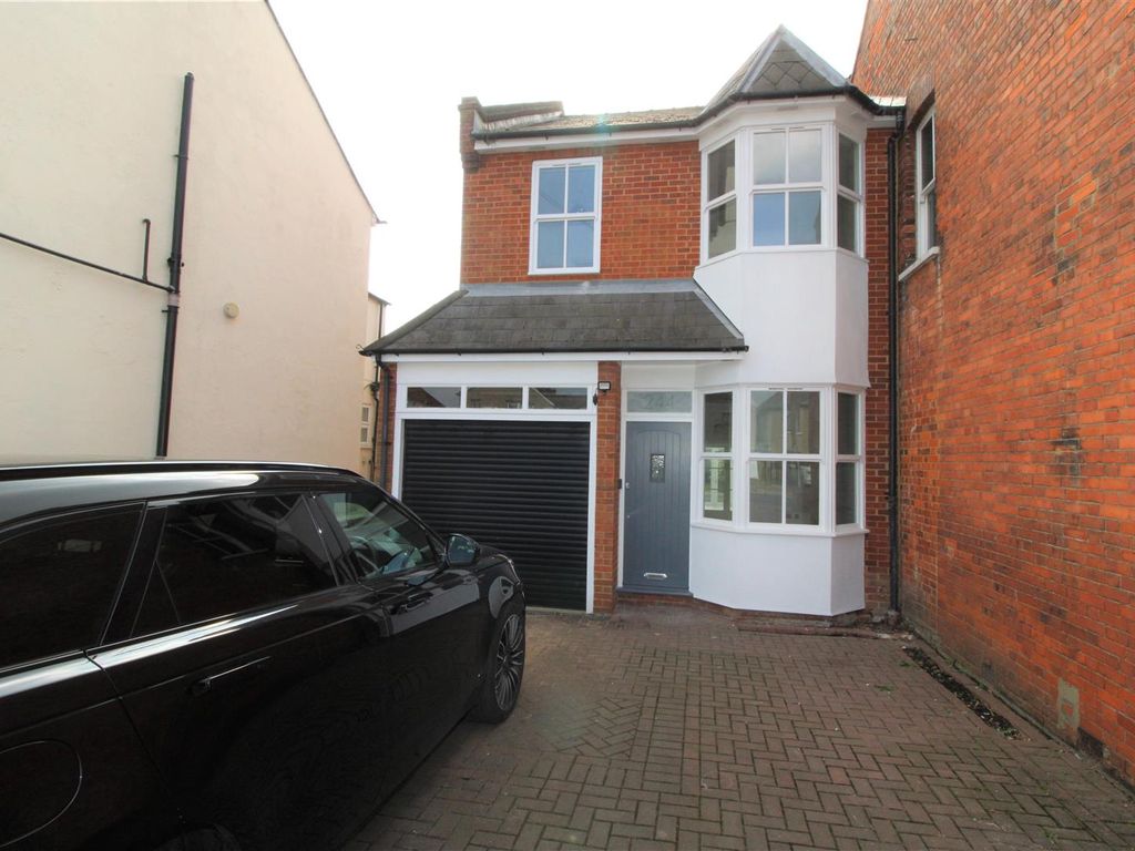 3 bed semidetached house to rent in Ongar Road, Brentwood CM15 Zoopla
