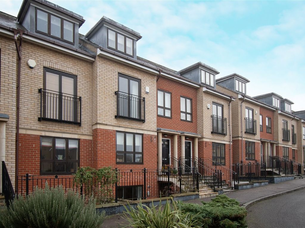 4 bed terraced house for sale in Riverside, Cambridge CB5, £825,000