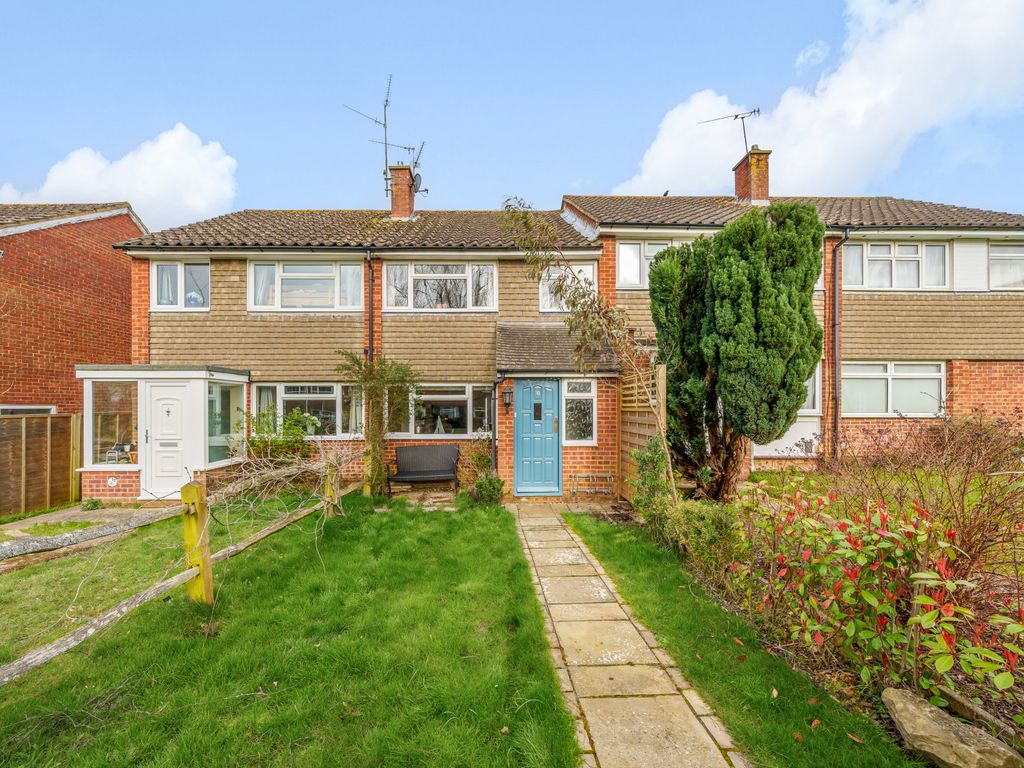 3 bed terraced house for sale in Gingers Close, Cranleigh GU6 Zoopla
