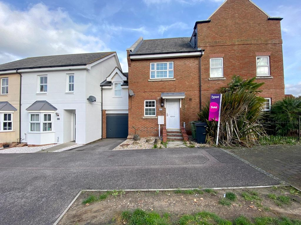 3 bed semidetached house to rent in Kirk View, Singleton, Ashford TN23