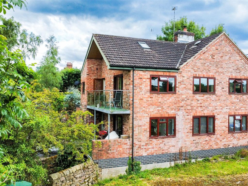 4 bed end terrace house for sale in Bridle Lane, Lower Hartshay, Ripley