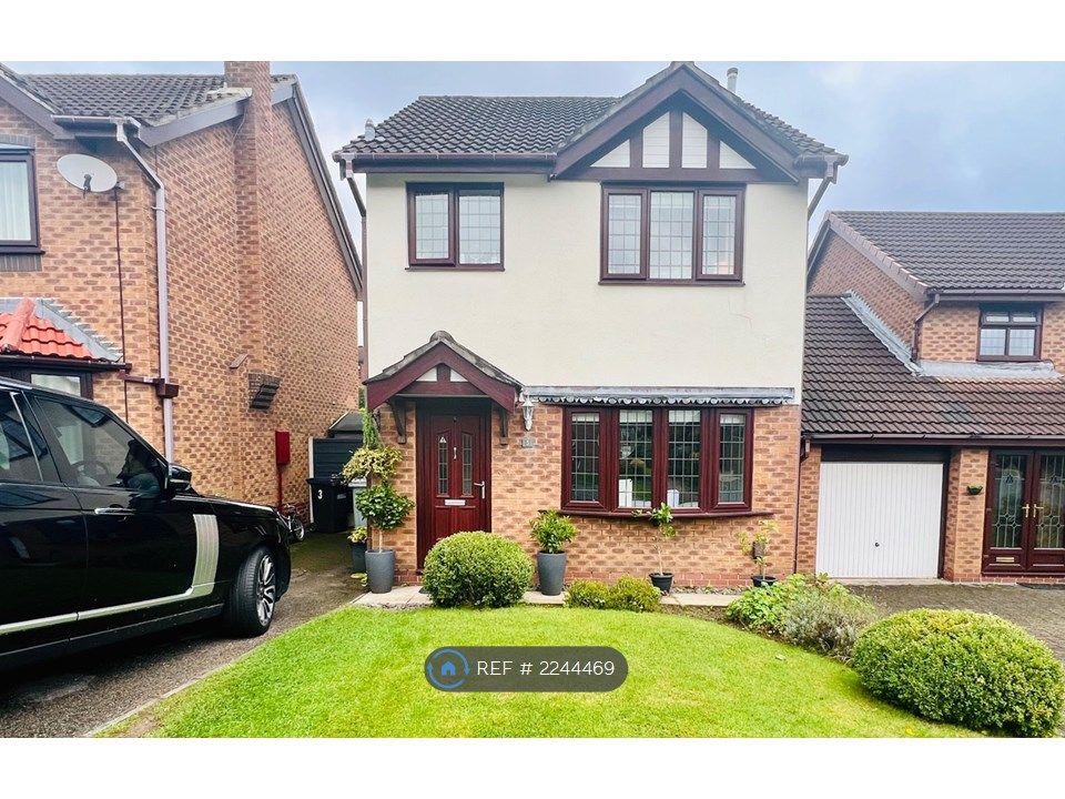 3 bed detached house to rent in Thetford Close, Macclesfield SK10, £