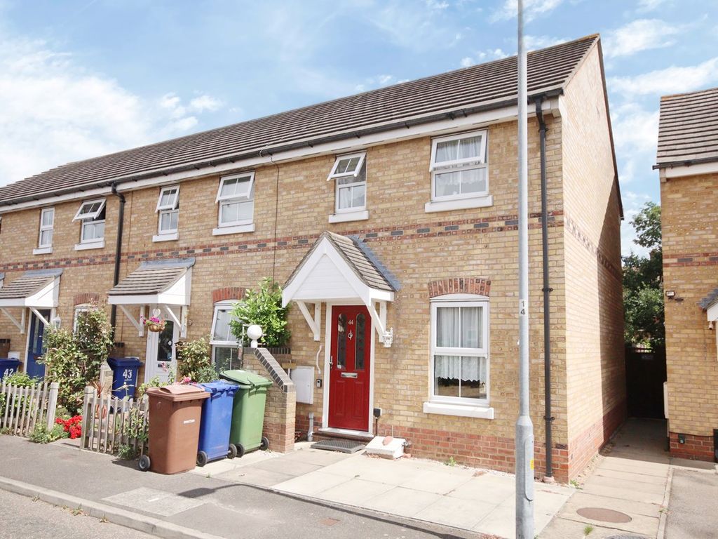 2 bed end terrace house for sale in Fyfield Drive, South Ockendon RM15