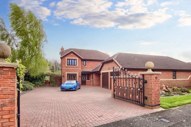 4 bed detached house for sale in Thorington Gardens, Ingleby Barwick