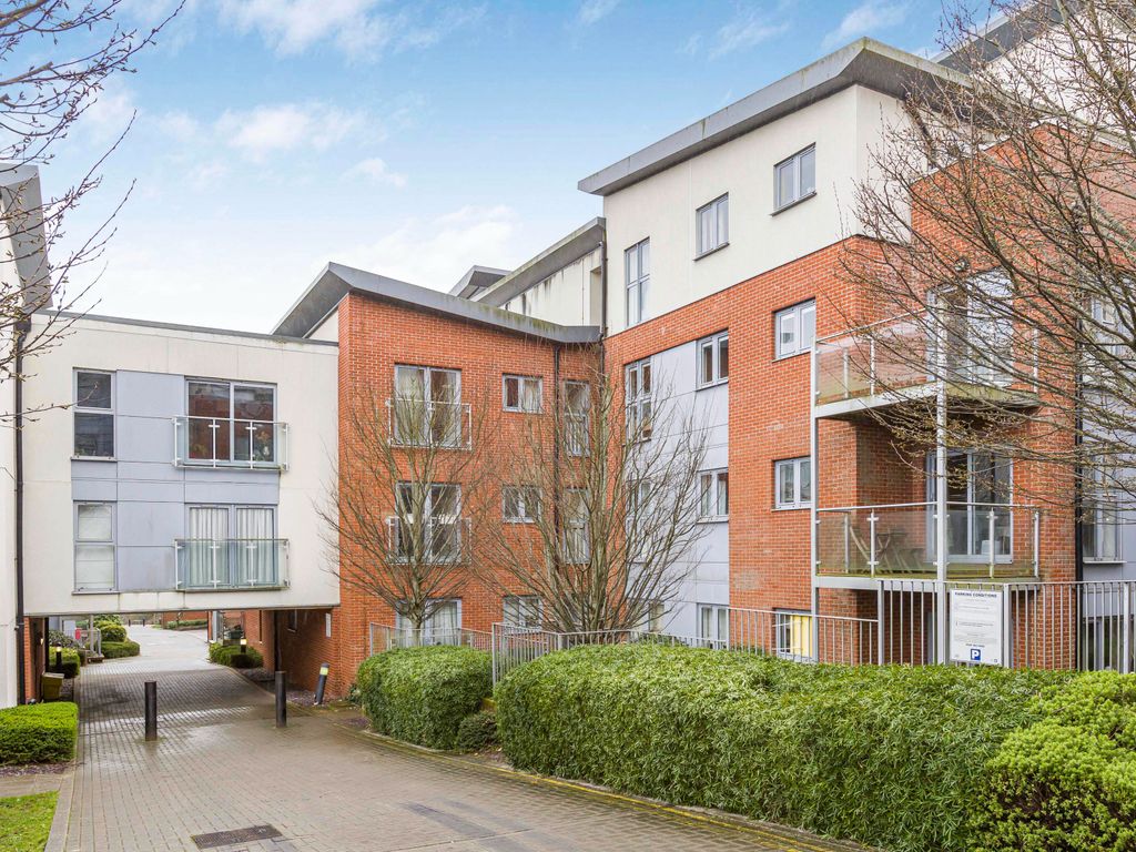 2 bed flat for sale in Charrington Place, St Albans AL1 Zoopla