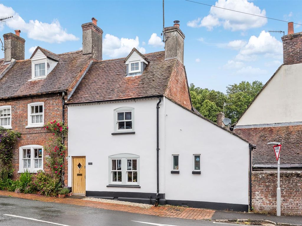 3 bed end terrace house for sale in New Road, Lower Bryanston