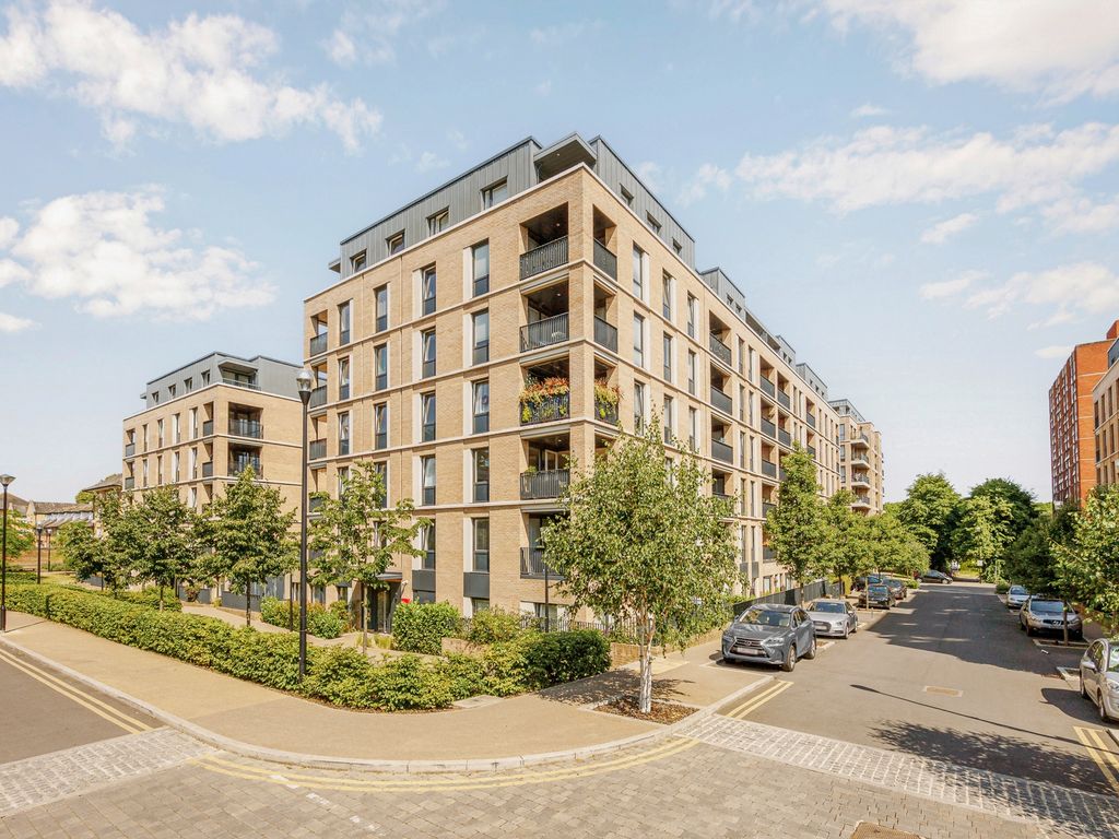 2 bed flat for sale in Denman Avenue, Southall UB2 Zoopla