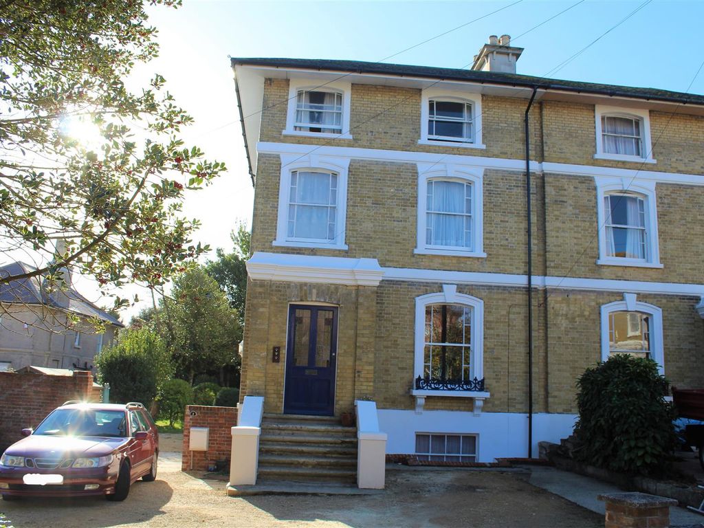 2 bed flat to rent in Lansdowne Square, Weymouth DT4, £650 pcm Zoopla