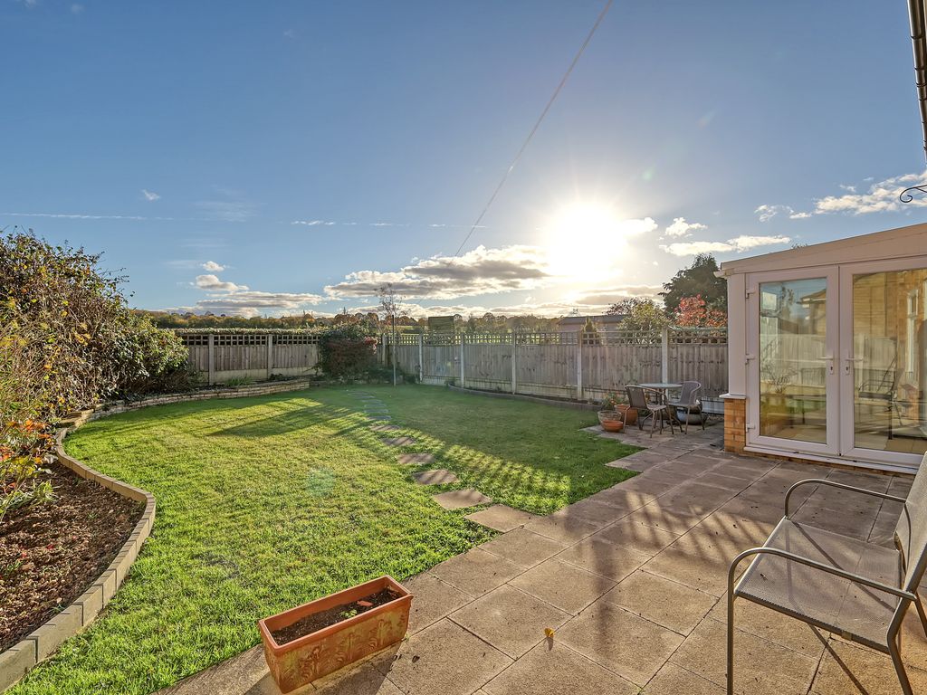 3 bed semidetached house for sale in Middle Boy, Abridge RM4, £535,000