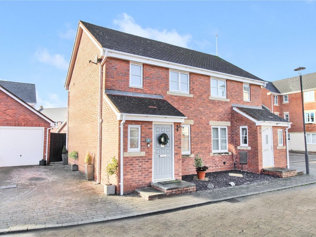 2 bed semidetached house for sale in Dorney Road, Swindon, Wiltshire