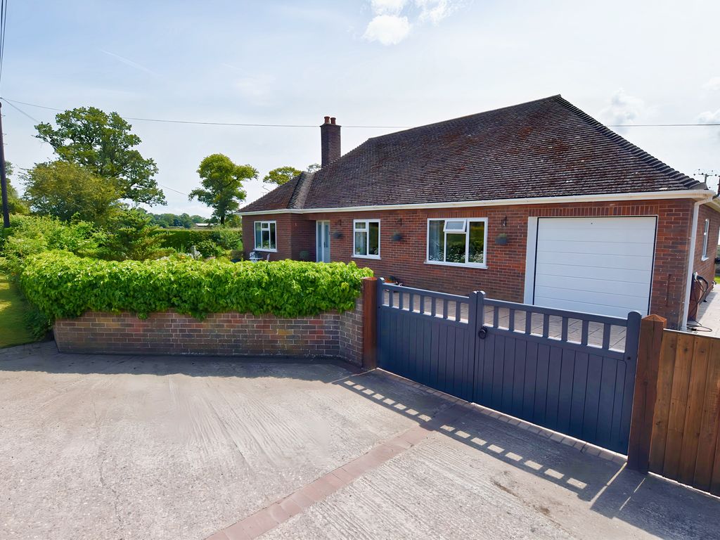 3 bed detached bungalow for sale in Haw Green Lane, Peplow, Market