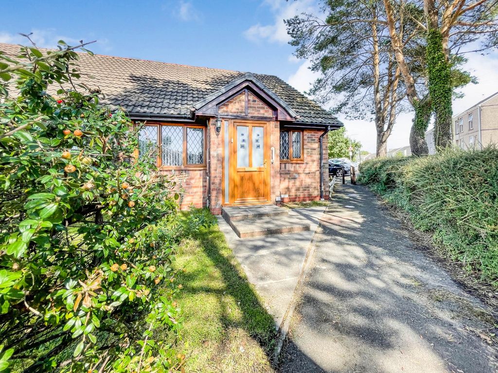 2 bed semidetached house for sale in Clos Pengelli, Grovesend, Swansea