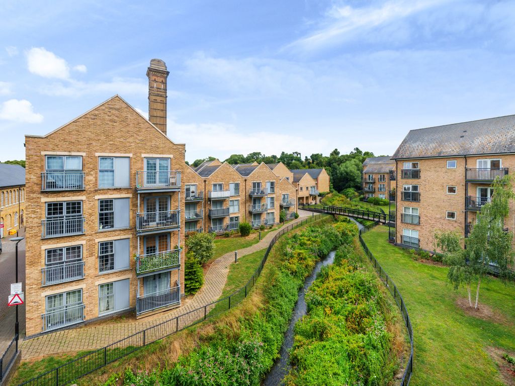 4 bed flat for sale in Esparto Way, South Darenth, Dartford DA4, £