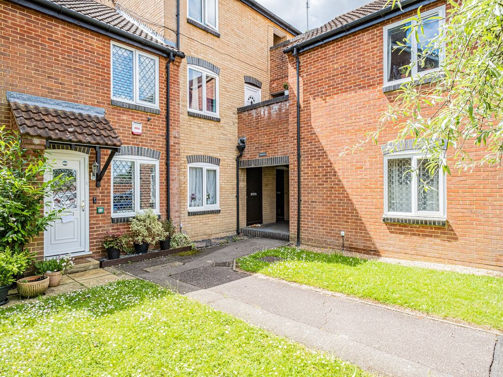 Studio for sale in Way, Hayes UB4 Zoopla