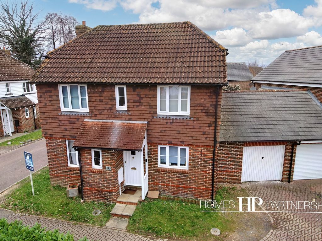 3 bed detached house for sale in Brandon Close, Maidenbower RH10 Zoopla