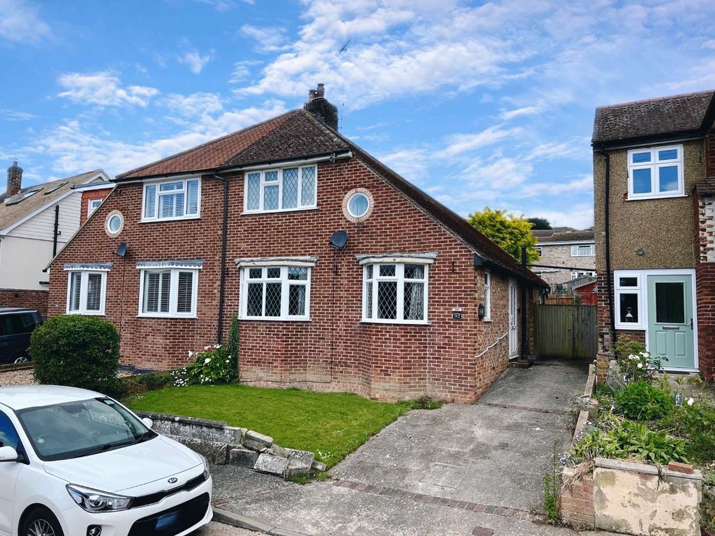 3 bed semidetached house for sale in Orchard Valley, Hythe CT21, £