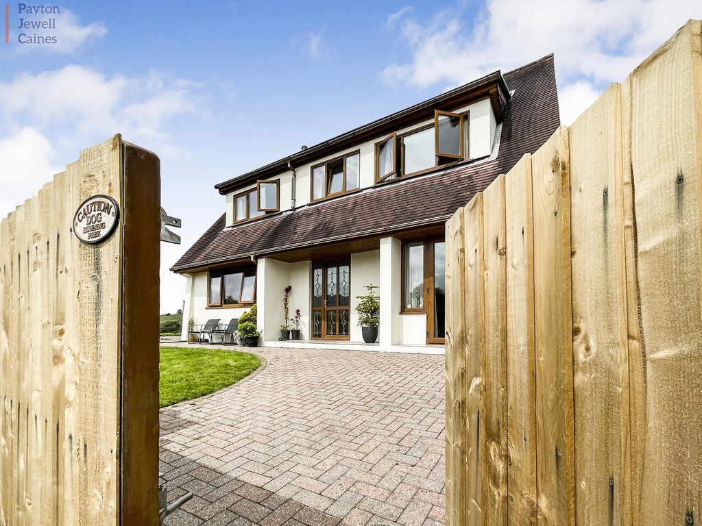 3 bed detached bungalow for sale in Melody Brynhafod, Bryn, Port Talbot