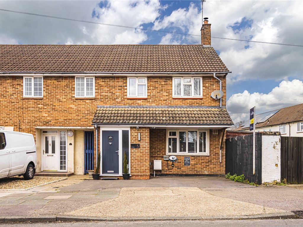 3 bed end terrace house for sale in Rant Meadow, End, Hemel