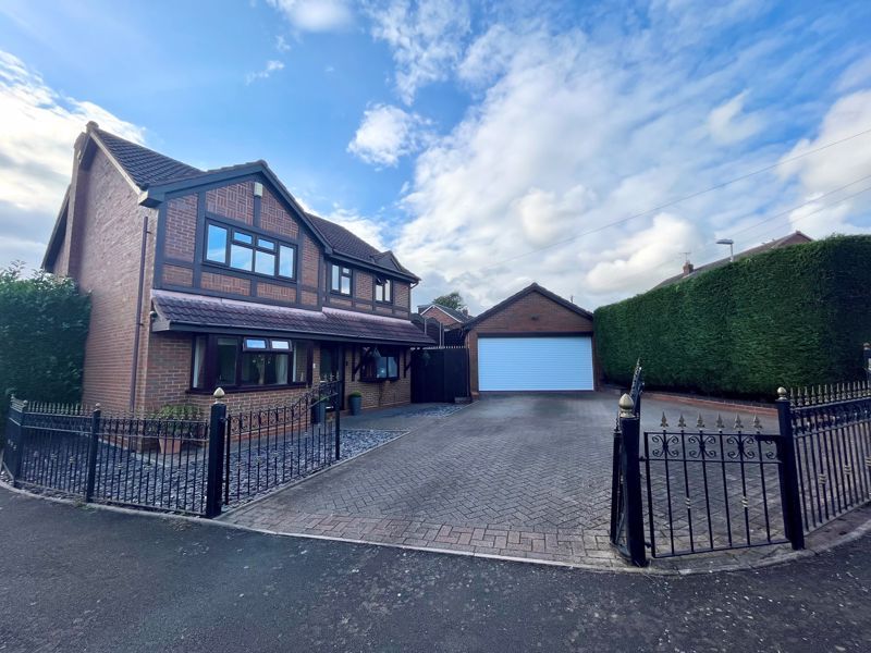 4 bed detached house for sale in Monarch Way, Netherton, Dudley. DY2, £