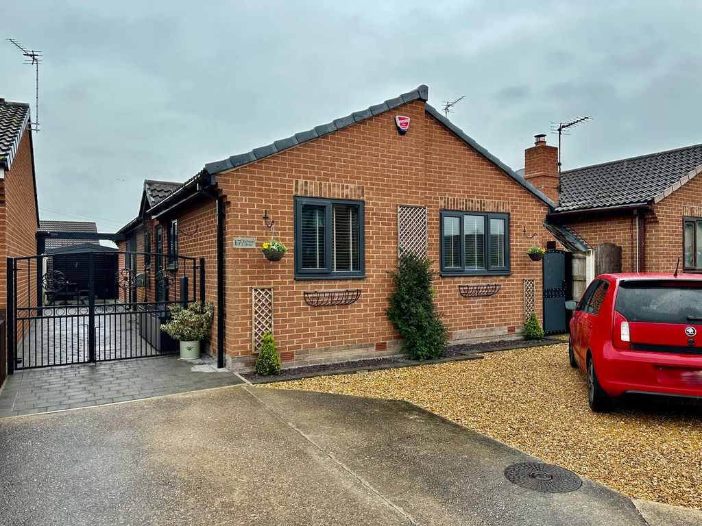 3 bed detached bungalow for sale in Richmond Drive, Askern, Doncaster