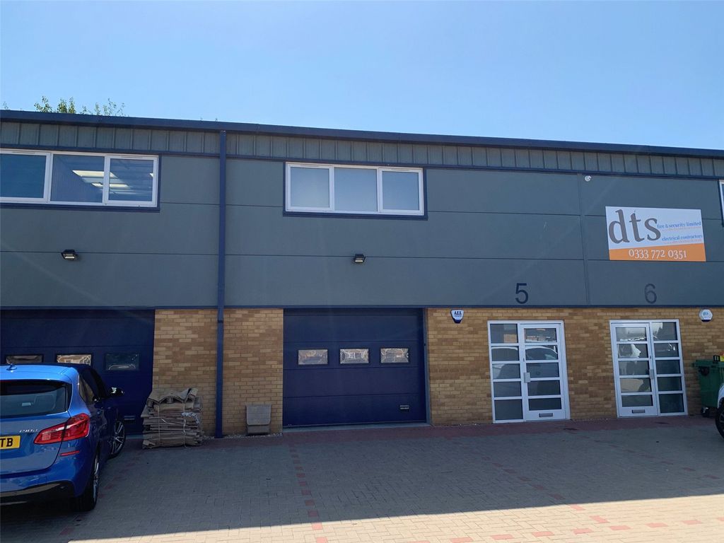Commercial property to let in Unit Glenmore Business Park, Chichester
