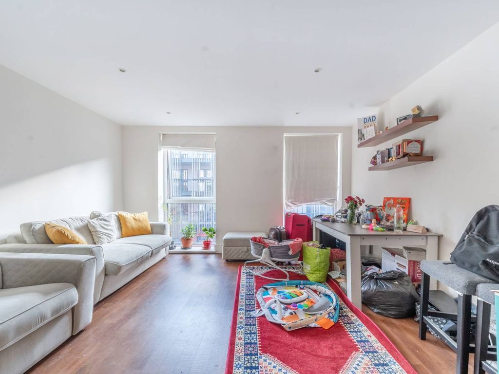 1 bed flat to rent in Attlee Court, Stanmore HA7, £1,650 pcm Zoopla