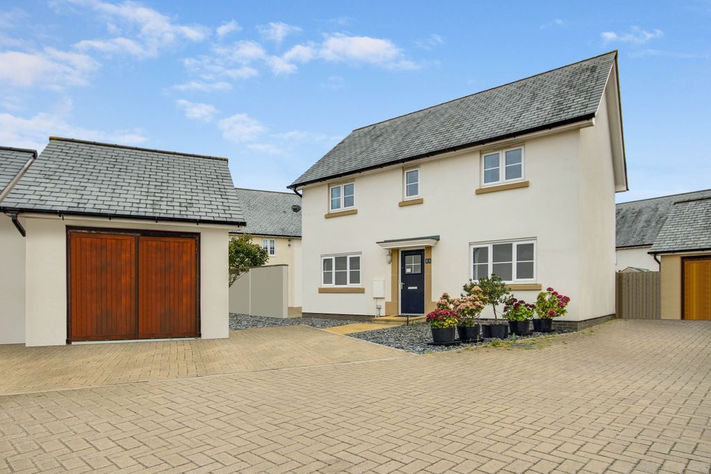 4 bed detached house for sale in Omaha Way, Fremington, Barnstaple EX31