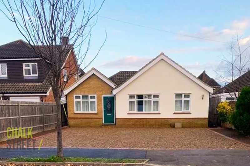3 bed detached bungalow for sale in Haynes Road, Hornchurch RM11 Zoopla