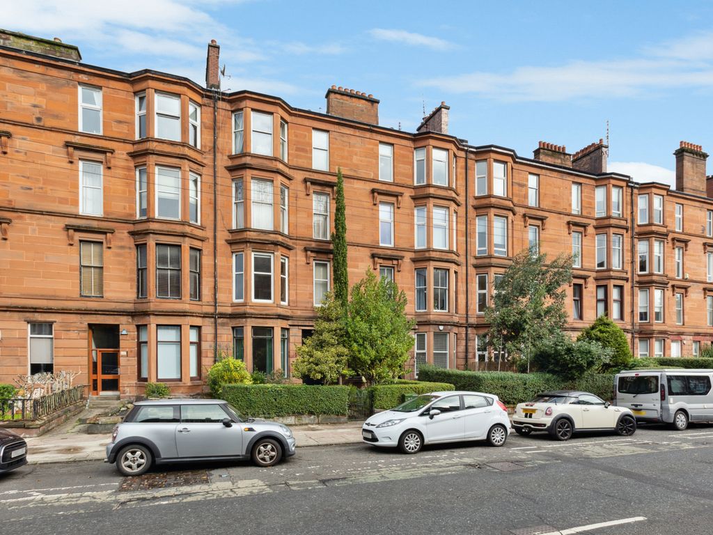 2 bed flat for sale in Crow Road, Glasgow G11, £210,000 Zoopla