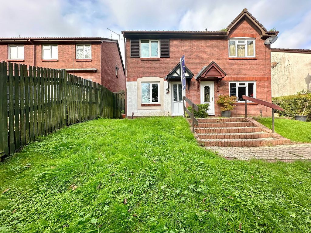 2 bed semidetached house to rent in Canopus Close, St. Mellons