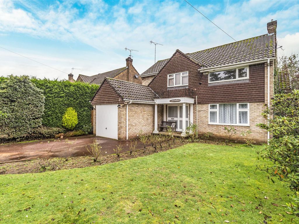 4 bed detached house for sale in Woodham Park Way, Woodham, Addlestone