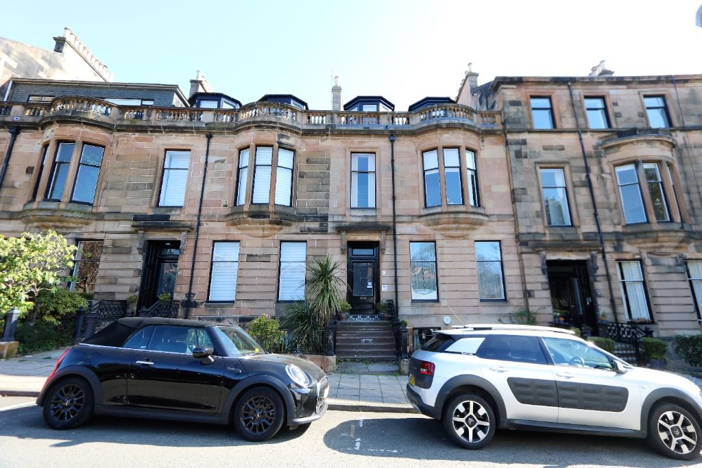 2 bed flat to rent in Victoria Crescent Road, Dowanhill, Glasgow G12