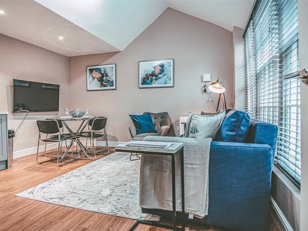 2 bed flat for sale in Bridge Street Row East, Chester CH1 Zoopla