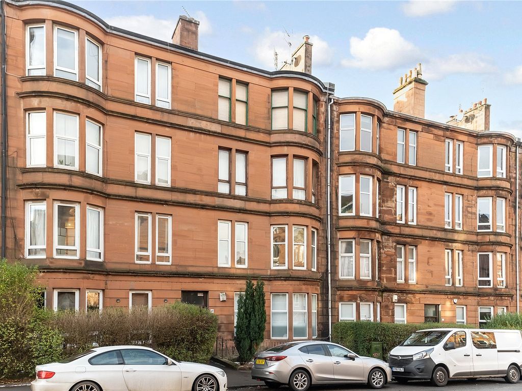 1 bed flat for sale in Minard Road, Shawlands, Glasgow G41, £150,000