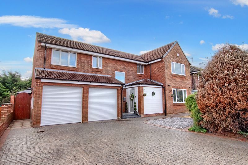 5 bed detached house for sale in Thorington Gardens, Ingleby Barwick