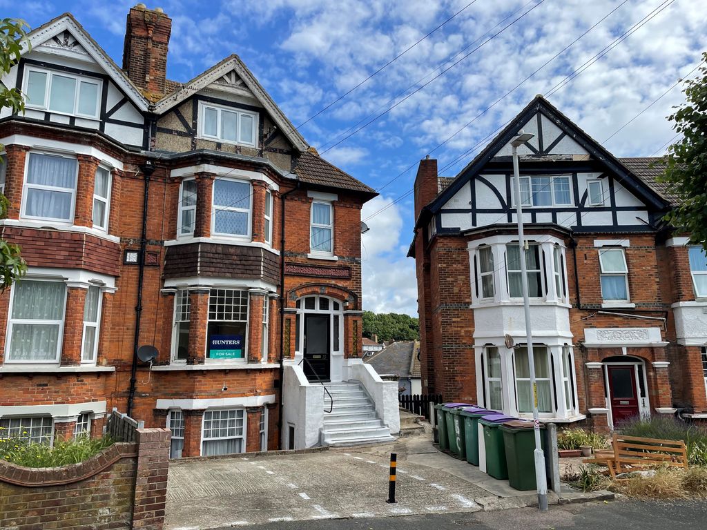 1 bed flat for sale in Copthall Gardens, Folkestone, Kent CT20 Zoopla
