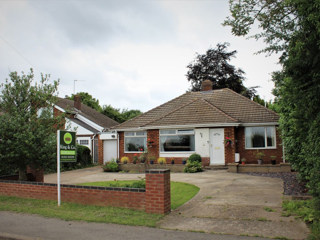 3 bed detached bungalow for sale in Lincoln Road, Fiskerton, Lincoln