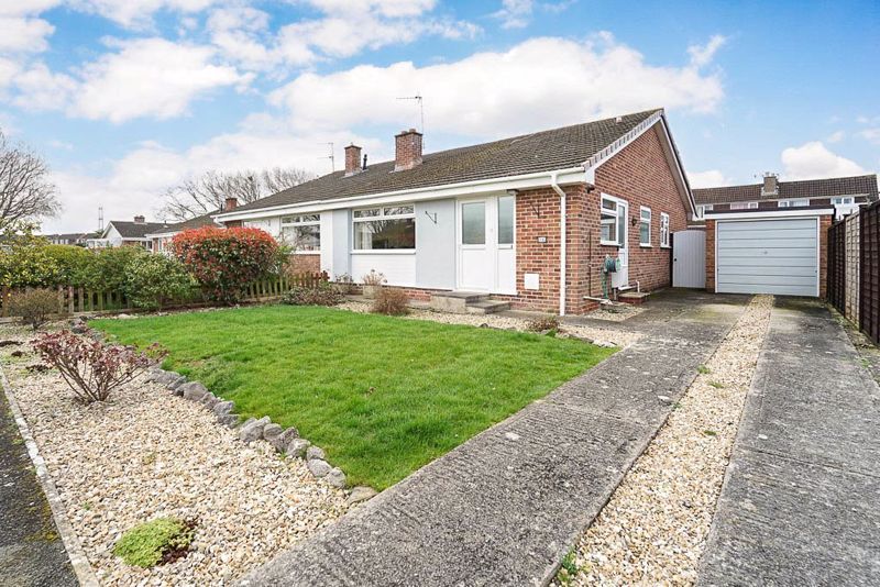 3 bed semidetached bungalow for sale in Cormorant Close, WestonSuper