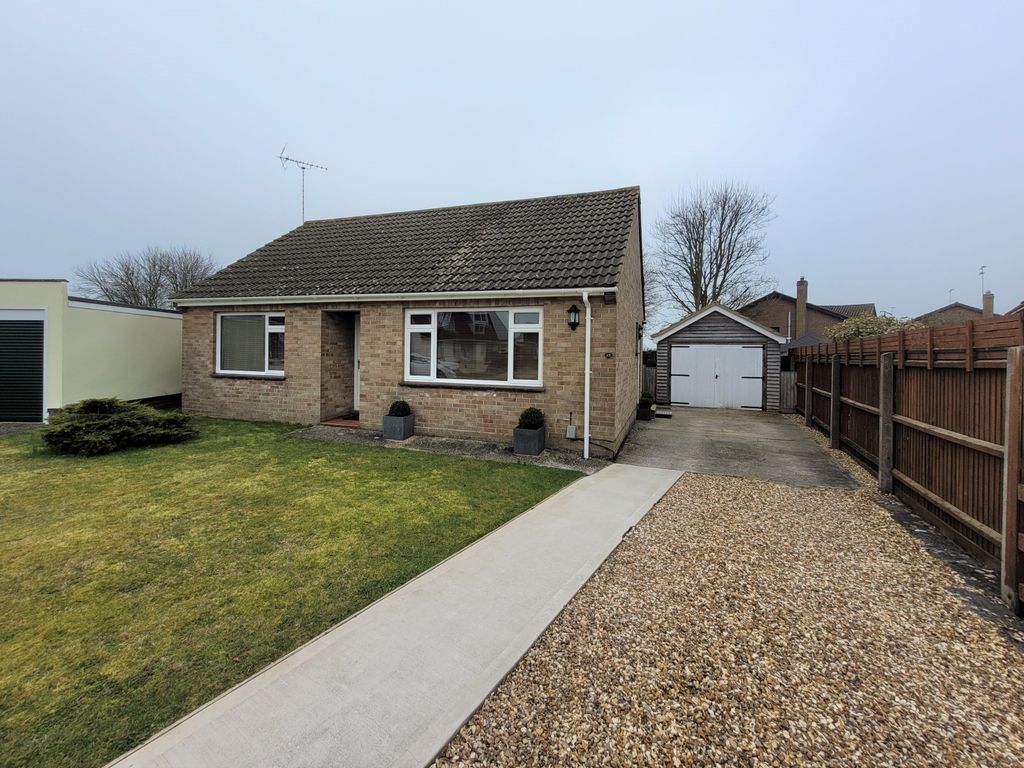 2 bed bungalow to rent in Downleaze, Durrington, Salisbury SP4 Zoopla