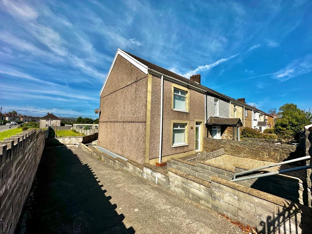 3 bed end terrace house for sale in Trallwn Road, Llansamlet, Swansea