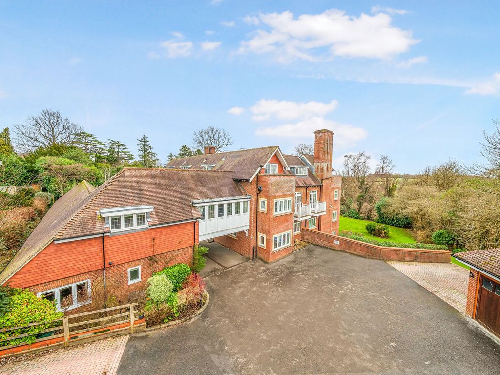 3 bed link detached house for sale in Pembury Road, Tunbridge Wells TN2