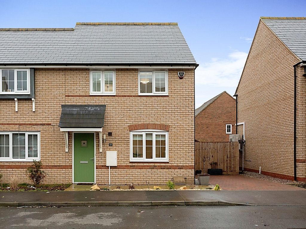 3 bed semidetached house for sale in Maritime Way, Brooklands, Milton