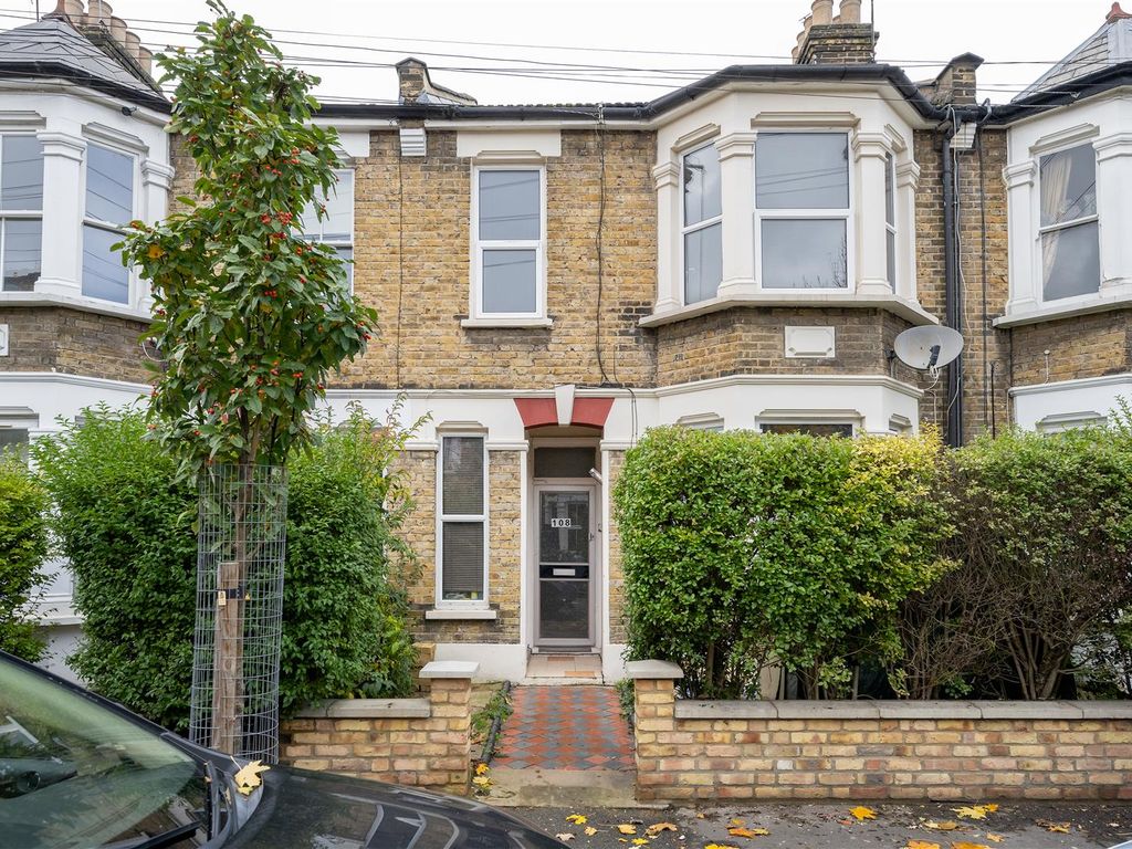 2 bed flat for sale in Richmond Road, London E11, £450,000 Zoopla