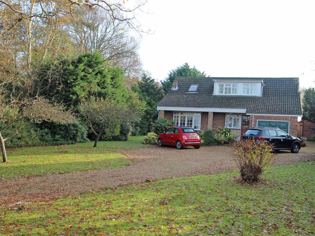 4 bed property for sale in Fishbourne Lane, Fishbourne, Ryde PO33, £