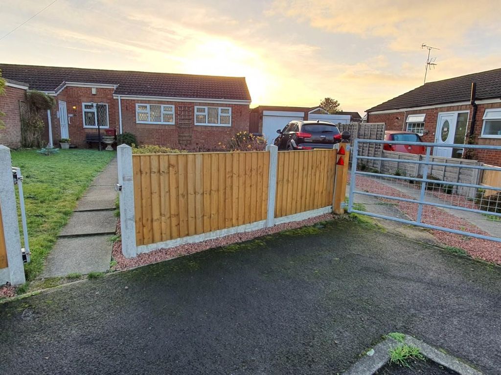 3 bed detached bungalow for sale in Blackthorn Close, Scunthorpe DN15