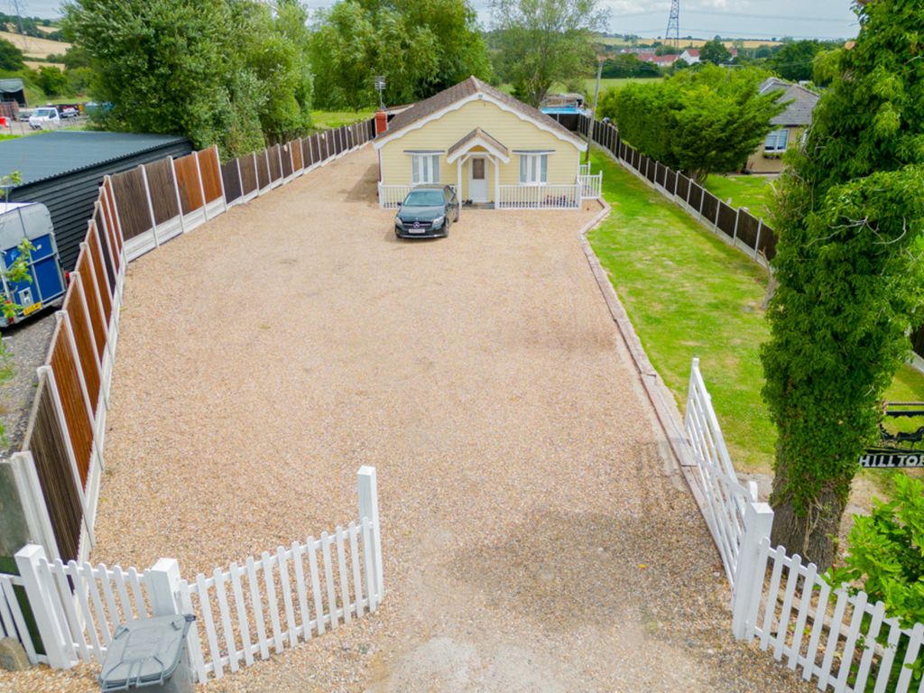 2 bed detached bungalow for sale in Meadow Lane, Wickford SS11 Zoopla