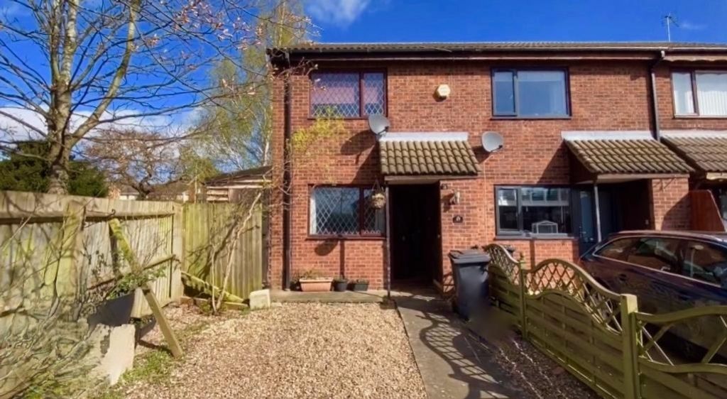 2 bed terraced house for sale in Warren View, Leicester, Leicestershire